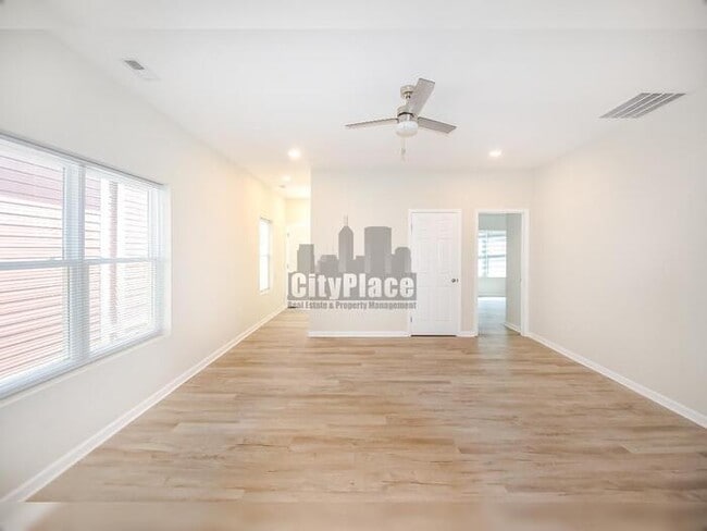 Building Photo - 614 Parkway Ave