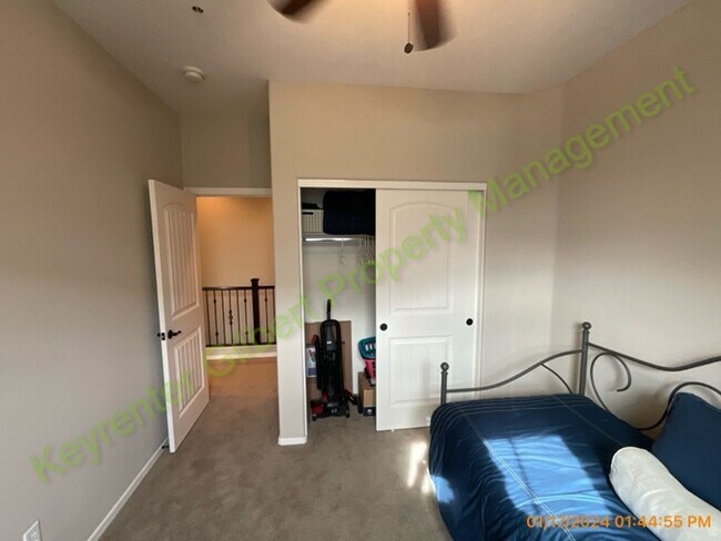 Building Photo - 3 bed/2.5 bath Condo in Gilbert’s Lofts in...