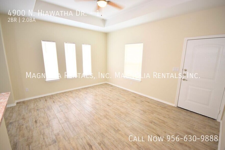 Building Photo - 4900 N Hiawatha Dr