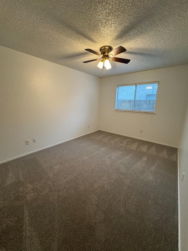 Building Photo - 6348 N Genoa Ave