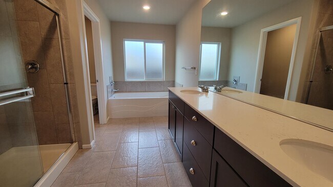 Building Photo - 7926 34th Pl NE