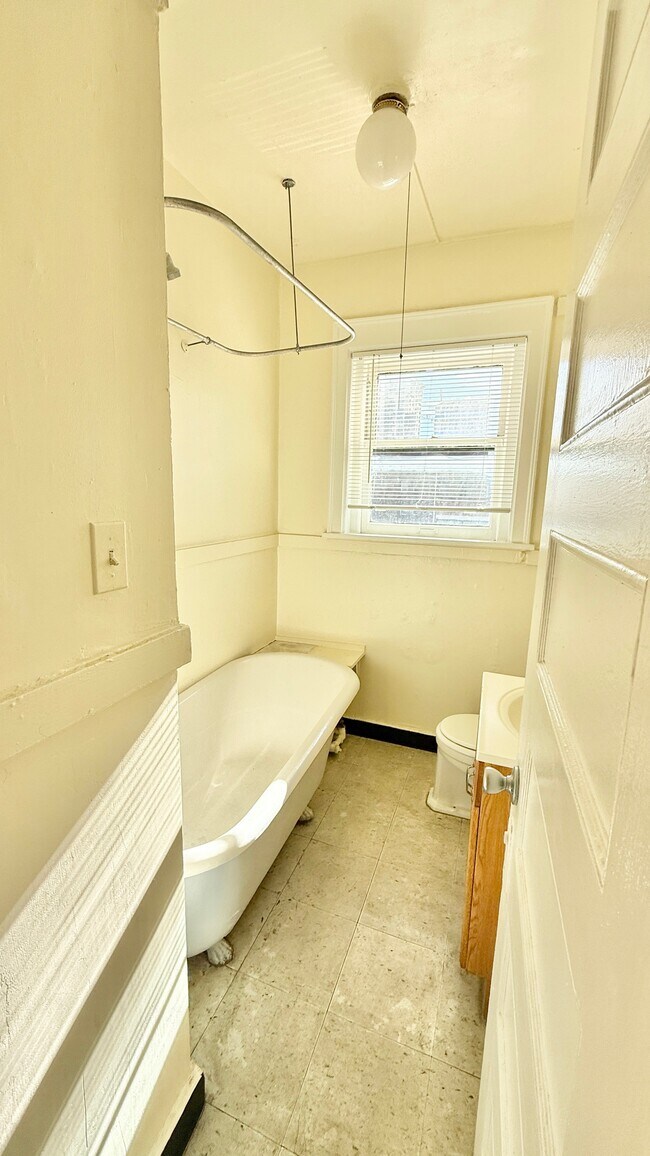 B06A15FE-0DDE-491A-8376-076CF56BEB70 - Cross Apartments