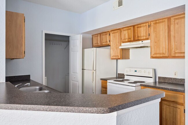 Building Photo - 6071 Westgate Dr