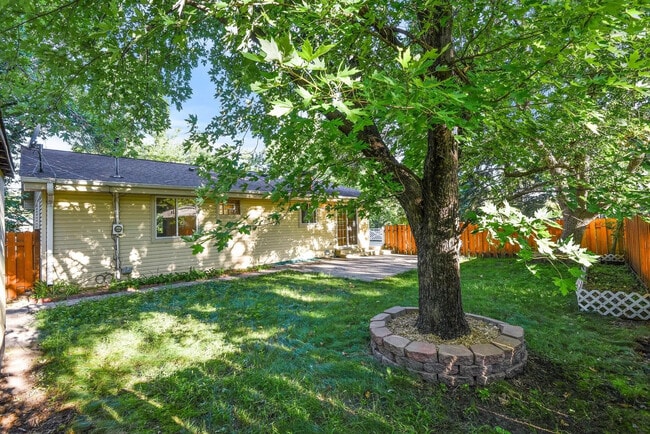 Building Photo - 3301 Shepherd Hills Dr