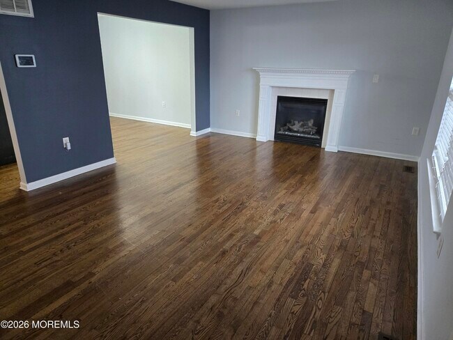 Building Photo - 18 4th Ave