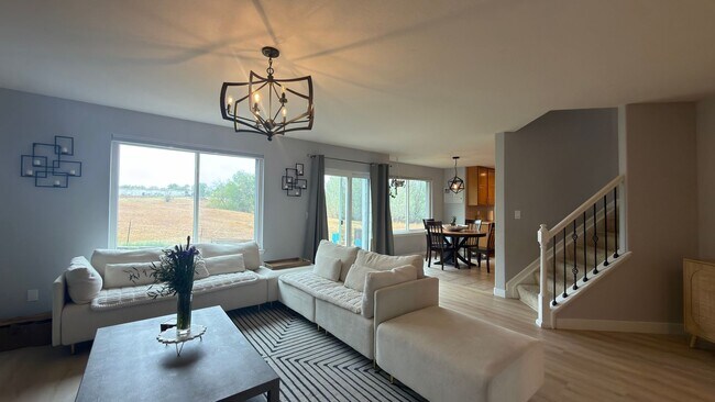 Building Photo - Great Furnished House In Fort Collins