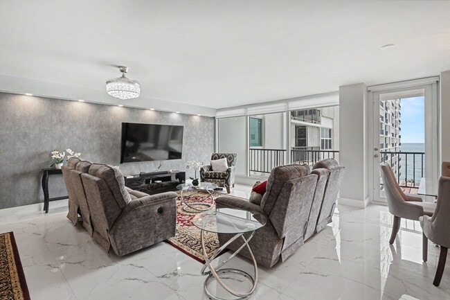 Building Photo - 4280 Galt Ocean Dr