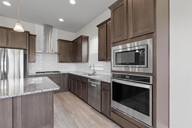 Building Photo - 4660 Katherine Dr