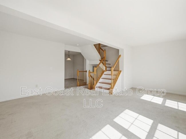 Building Photo - 1247 Mare St