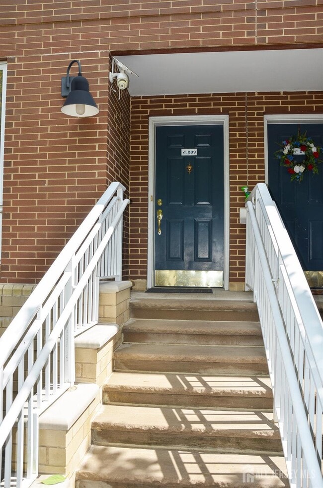 Building Photo - 368 Rector St