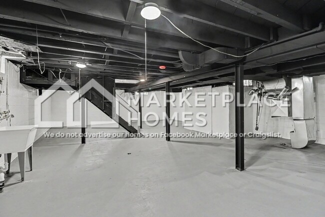 Building Photo - 18431 Teppert St