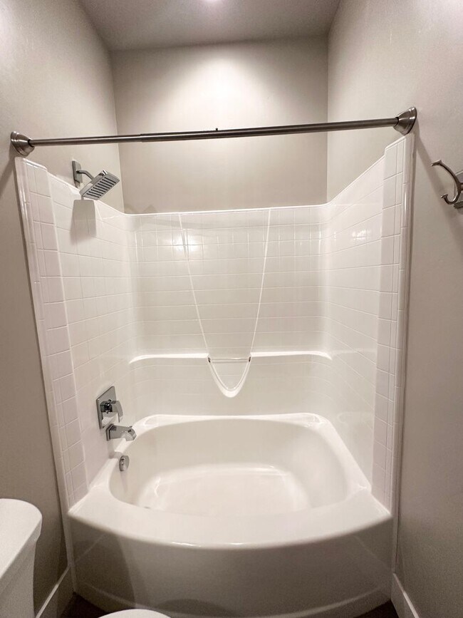 Building Photo - Rarely available in the most preferred River District! Available July 2026