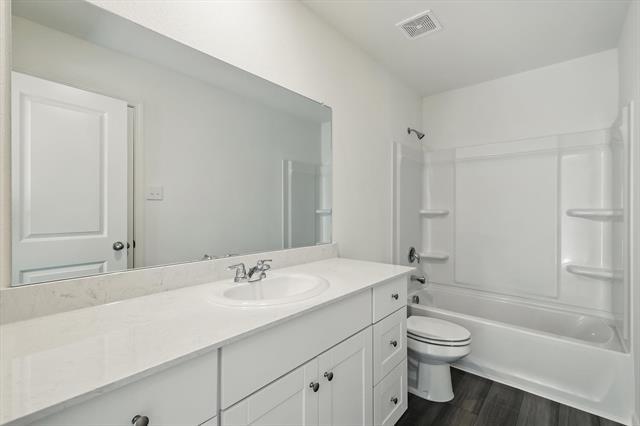 Building Photo - 5934 Sahara Dr
