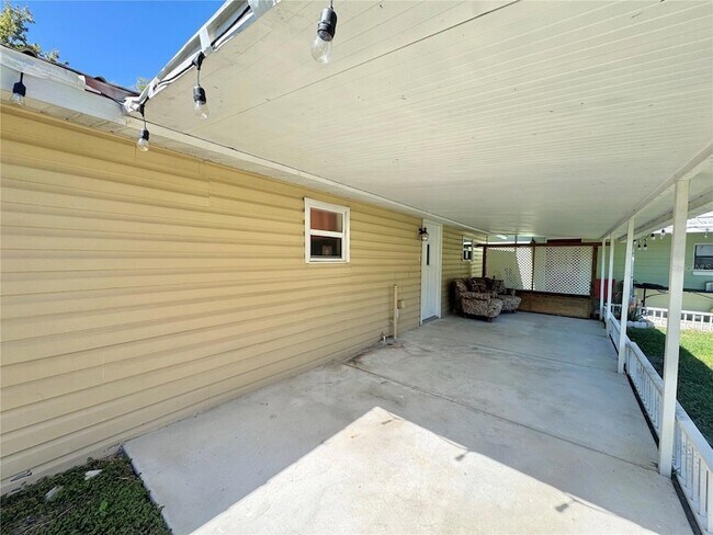 Building Photo - 126 Flamingo Dr