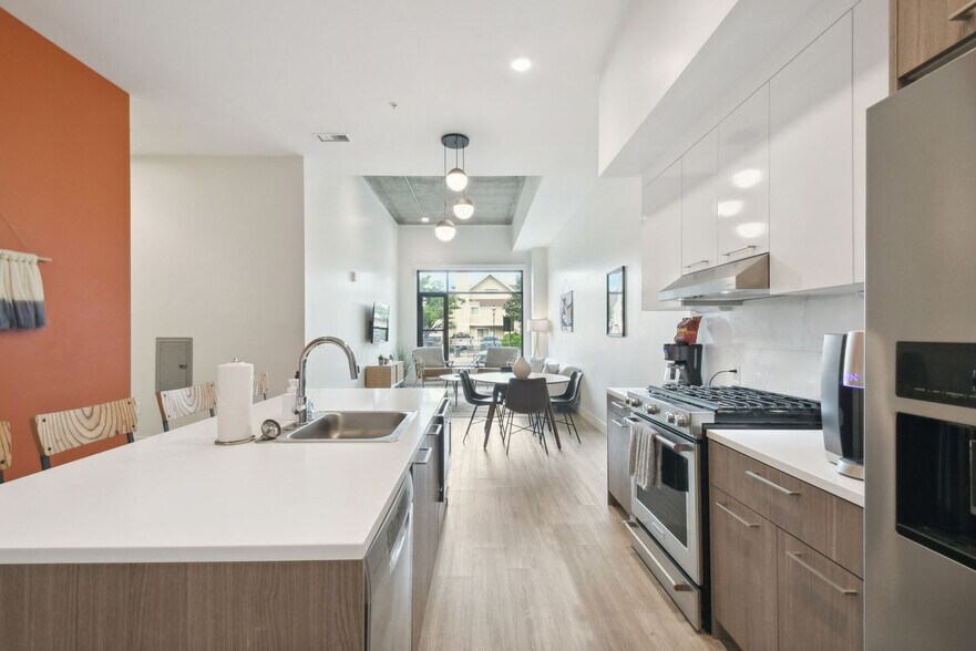 Building Photo - 2880 Zuni St