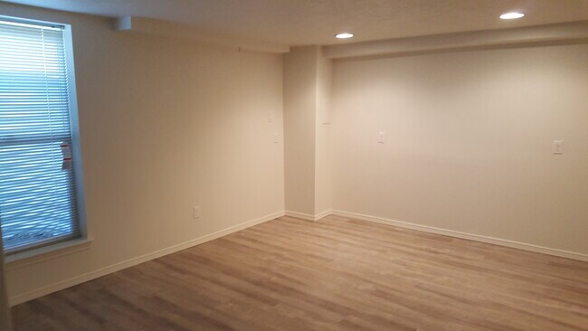 Building Photo - Waukie