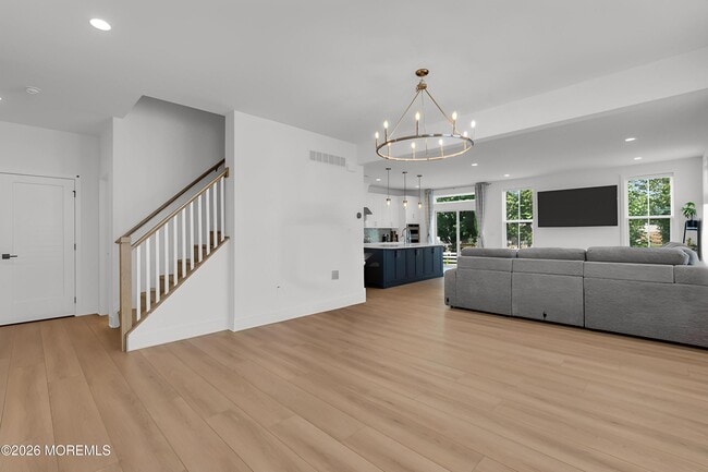 Building Photo - 113 Mustang Dr