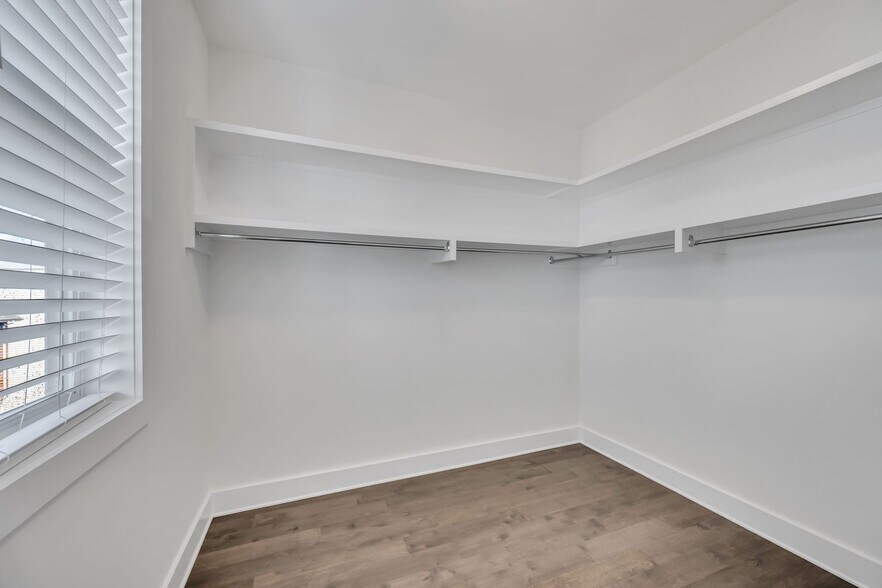 Building Photo - 504 Vernon Cir