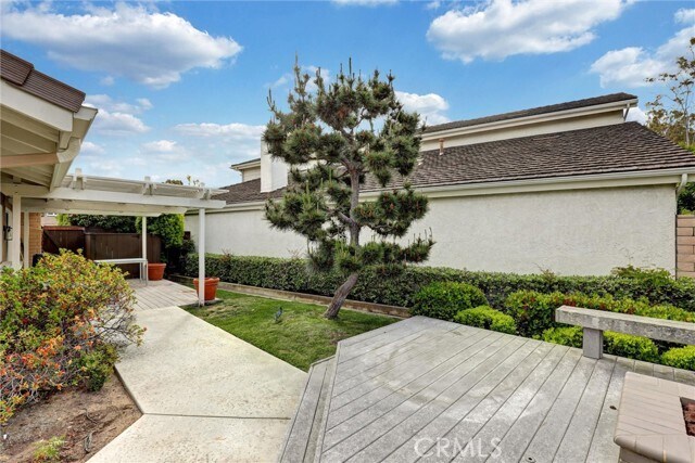 Building Photo - 16 Sycamore Creek