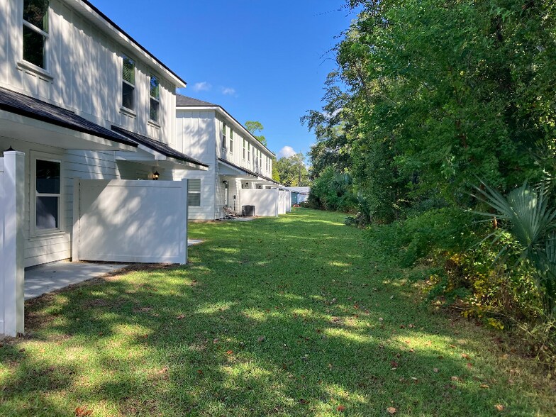 Building Photo - 272 Prado St