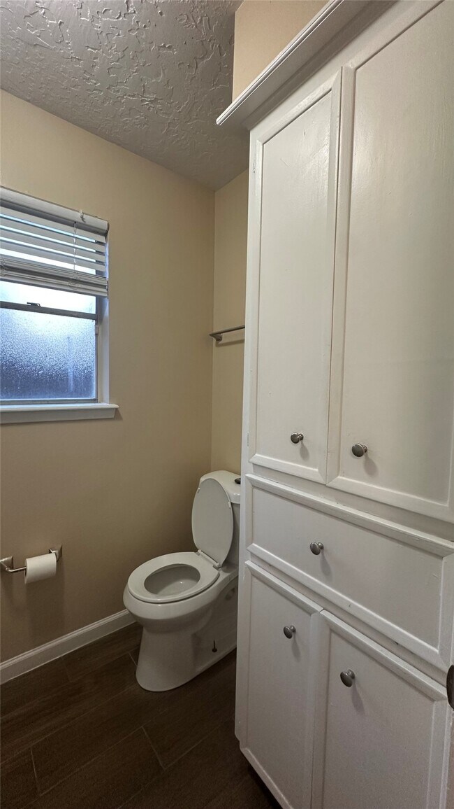 Building Photo - 11503 Briar Forest Dr