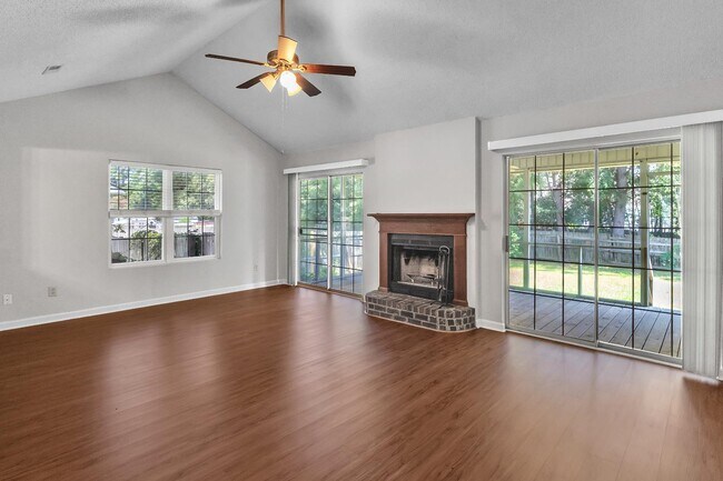 Building Photo - 129 Kingsbridge Dr