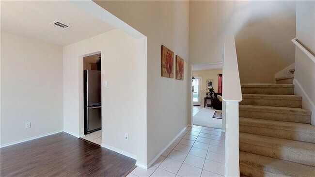 Building Photo - 9948 Southgate Dr