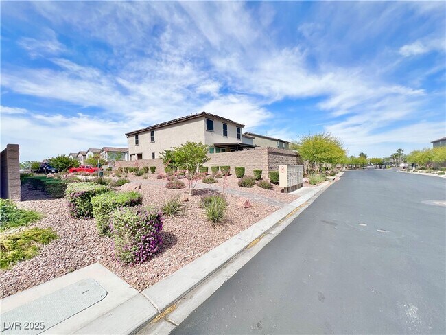 Building Photo - 7012 Sylmar Ave