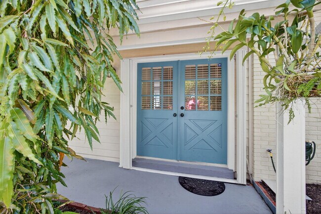 Building Photo - 2025 Jimmy Buffett Mem Hwy