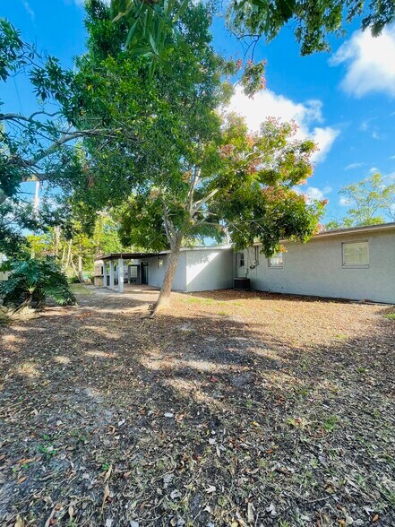 Building Photo - 1108 Myrtle Ln