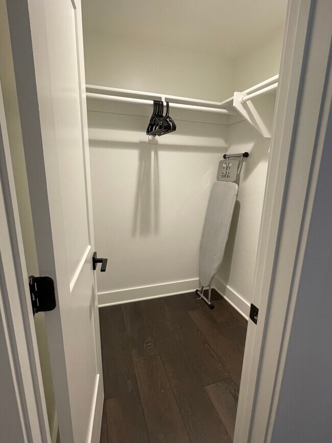 Building Photo - 4317 Holly St