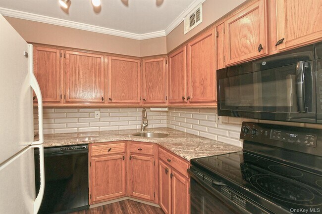 Building Photo - 171 Fairview Cir