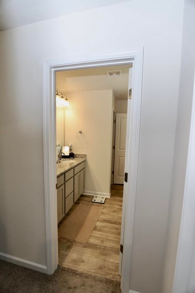 Building Photo - 1049 Crescent Moon Lp