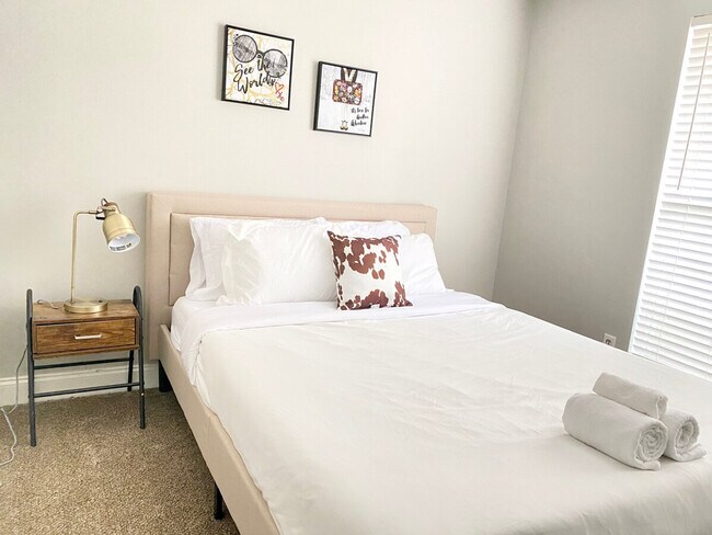 Building Photo - 4334 Todd Rd