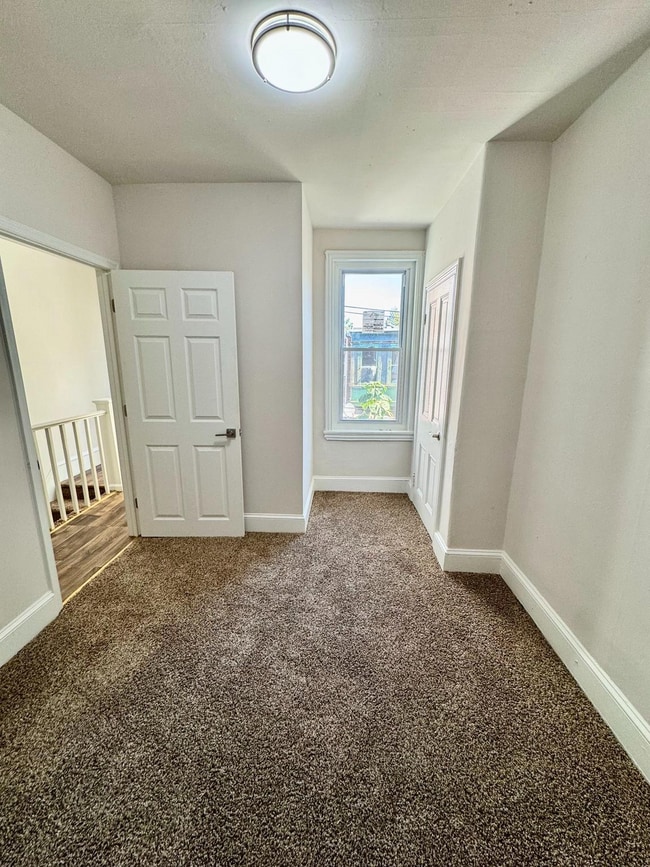 Building Photo - 2055 E Stella St