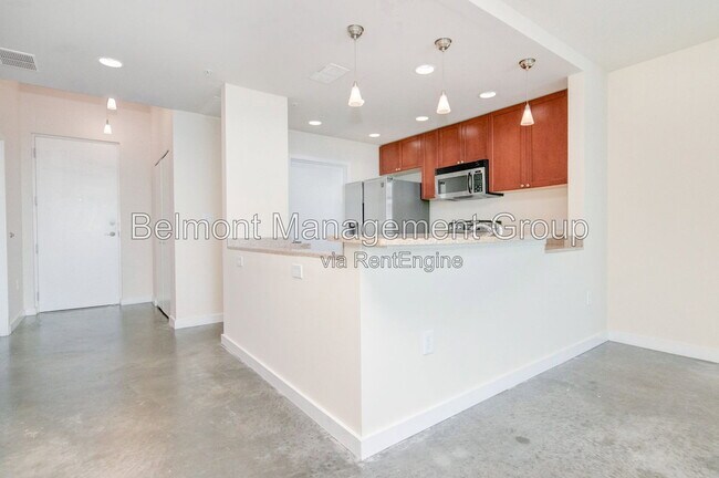 Building Photo - 525 E Jackson St