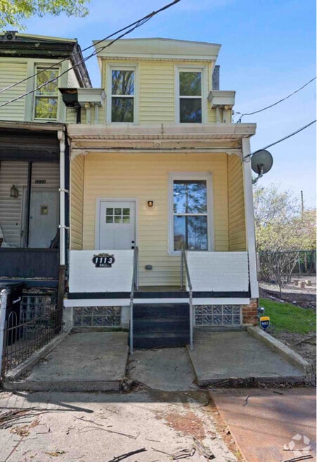 Building Photo - 1113 Bank St