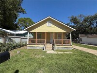 Building Photo - 1206 Alba St