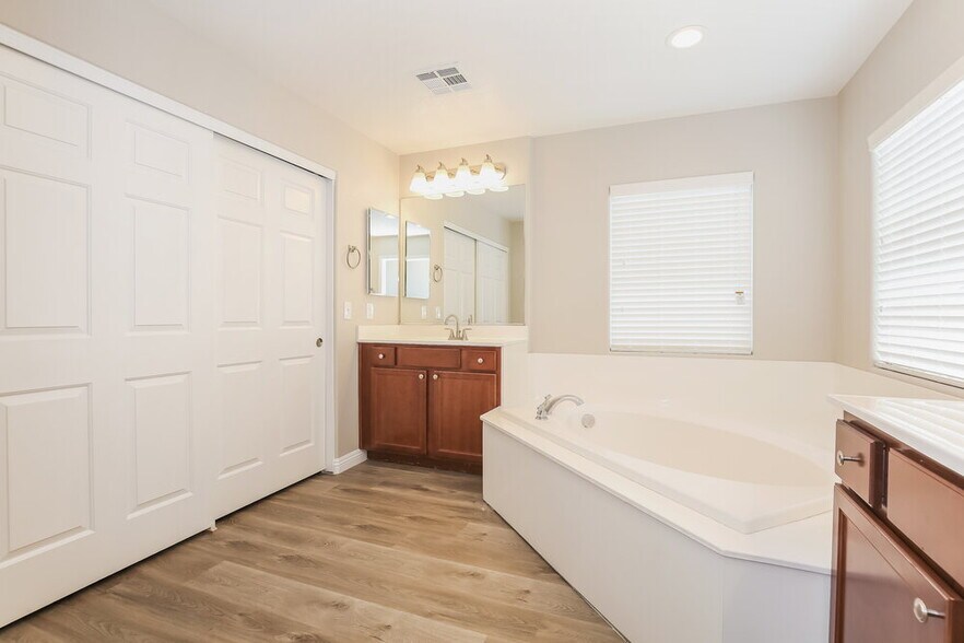 Building Photo - 8032 Carr Valley St