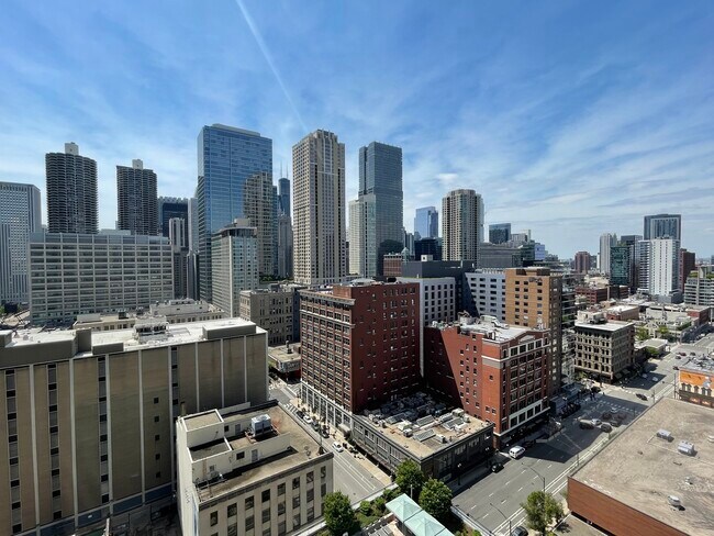 Building Photo - 545 N Dearborn St