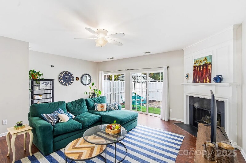 Building Photo - 6728 Rothchild Dr