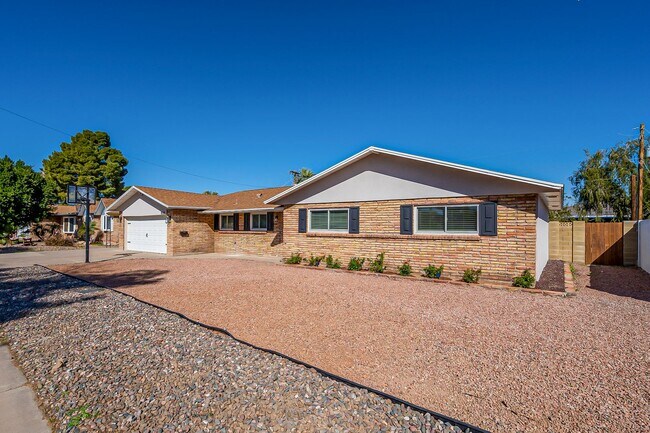 Building Photo - 3bed/2bath with pool in Scottsdale Highlands!