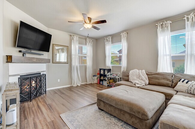 Building Photo - 7143 Jagged Rock Cir