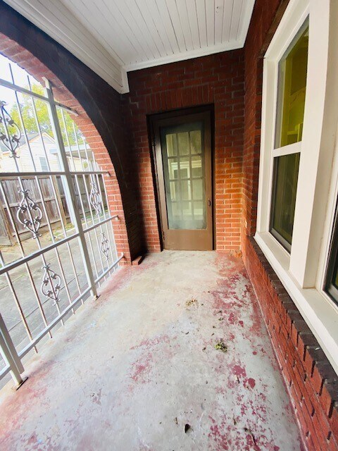 Building Photo - 4625 Bell St