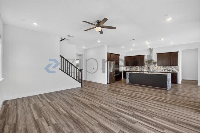 Building Photo - Unit