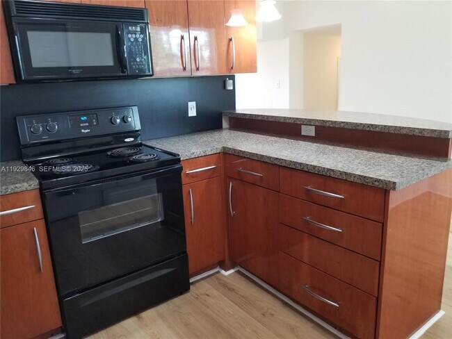 Building Photo - 1085 NW 133rd St