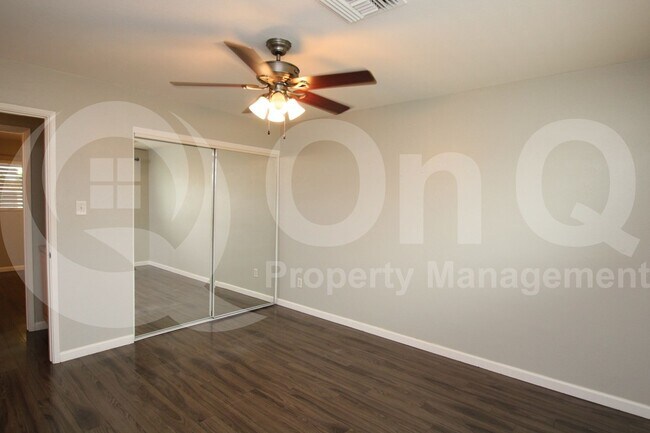 Building Photo - 8033 E Weldon Ave