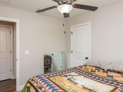 Building Photo - 452 Evening Falls Dr