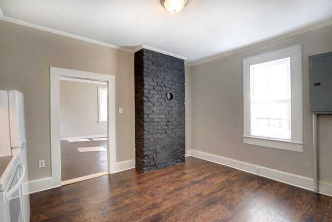 Building Photo - 2425 Drayton St