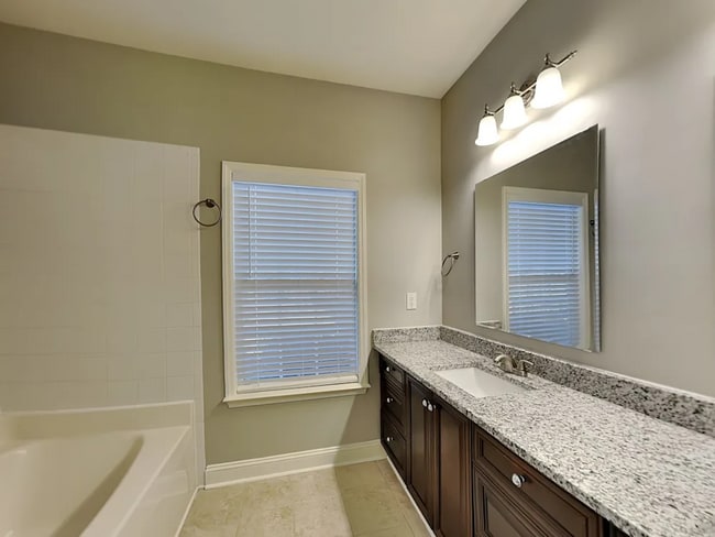 Building Photo - 14642 Eastgrove Dr